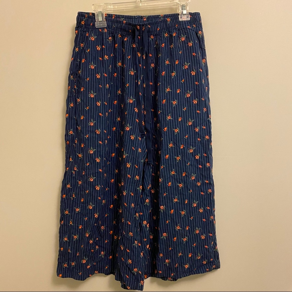 Uniqlo- Drape lounge pants. Cropped NWOT
